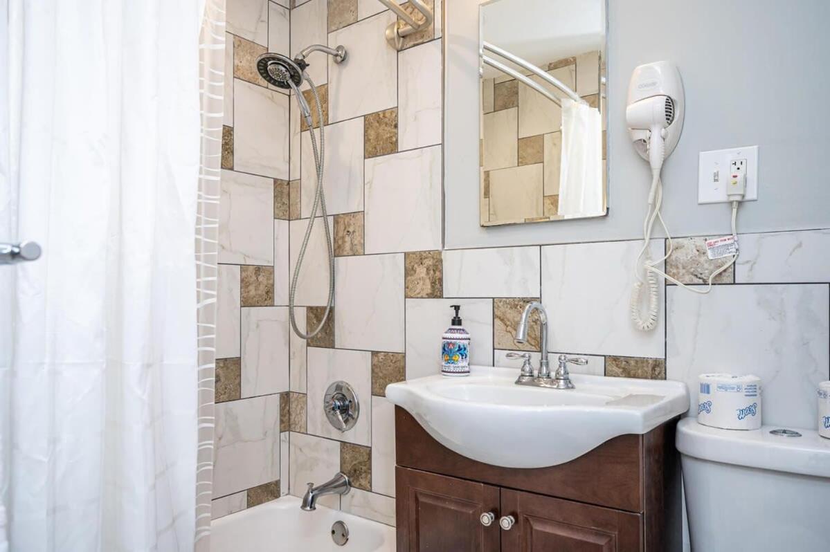 Casa de Férias Atl Downtown 2br King Bed Free Parking Lm808 Atlanta